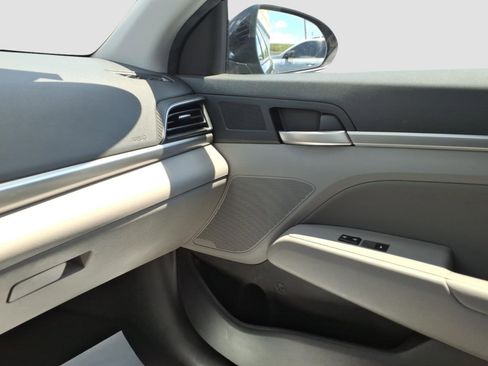 Used 2020 Hyundai Elantra Value Edition FWD image 21