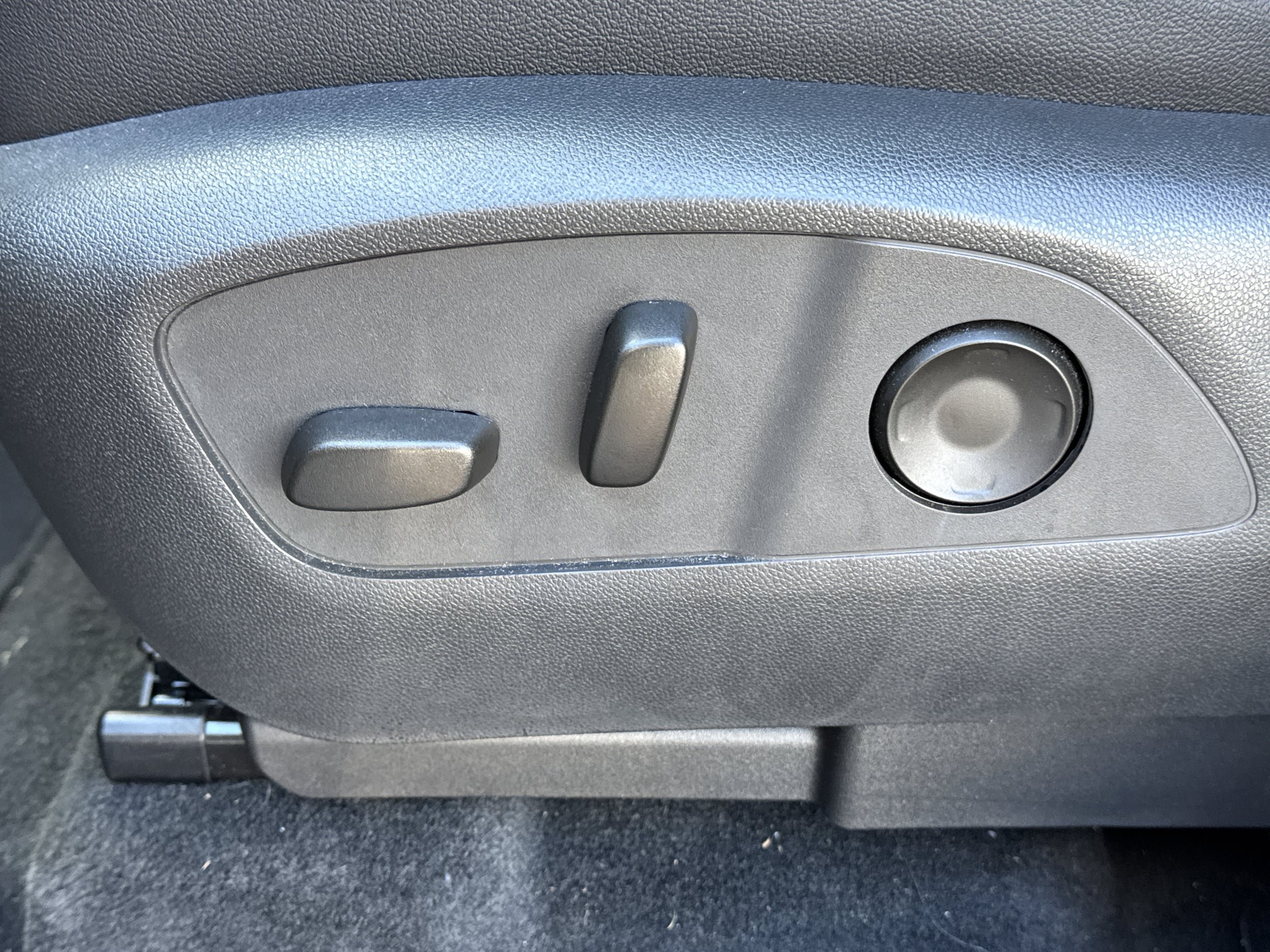 Used 2024 Chevrolet Traverse RS FWD image 29
