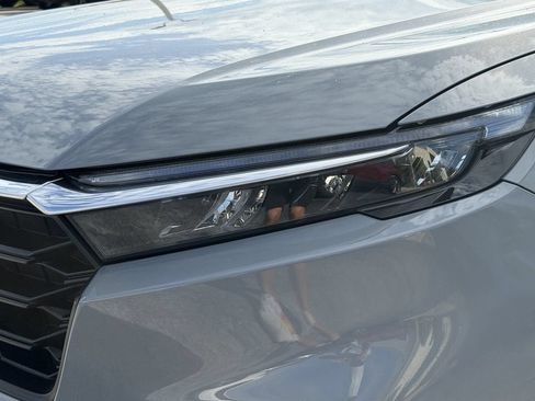 Used 2023 Honda CR-V LX image 10