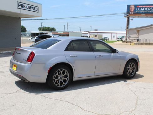 Used 2017 Chrysler 300 S AWD/4WD image 4
