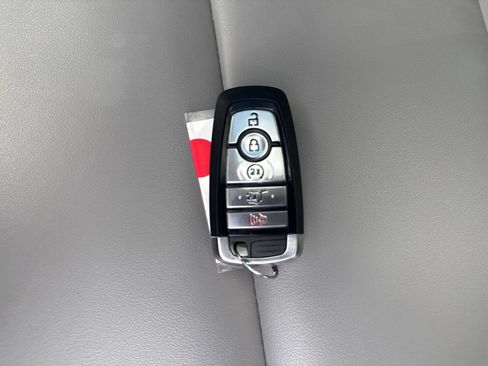 Used 2025 Ford Expedition Active AWD/4WD image 36