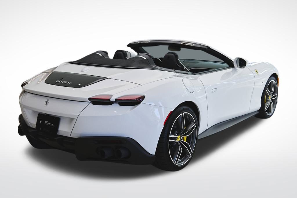 Used 2024 Ferrari Roma Spider RWD image 5