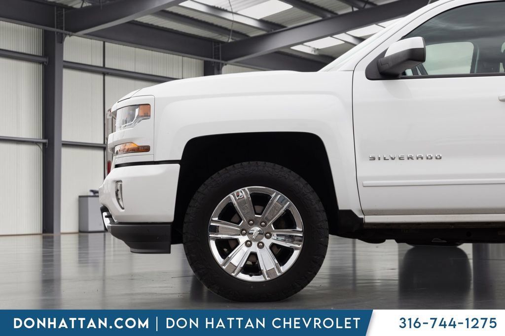 Used 2018 Chevrolet Silverado 1500 LT w/ All Star Edition AWD/4WD image 29