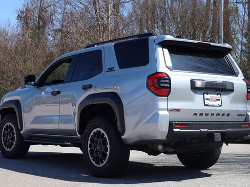 Used 2025 Toyota 4Runner TRD Off-Road Premium AWD/4WD image 4