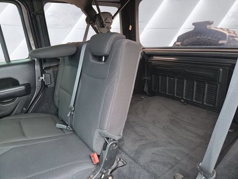 Used 2022 Jeep Wrangler Unlimited Sport AWD/4WD image 12