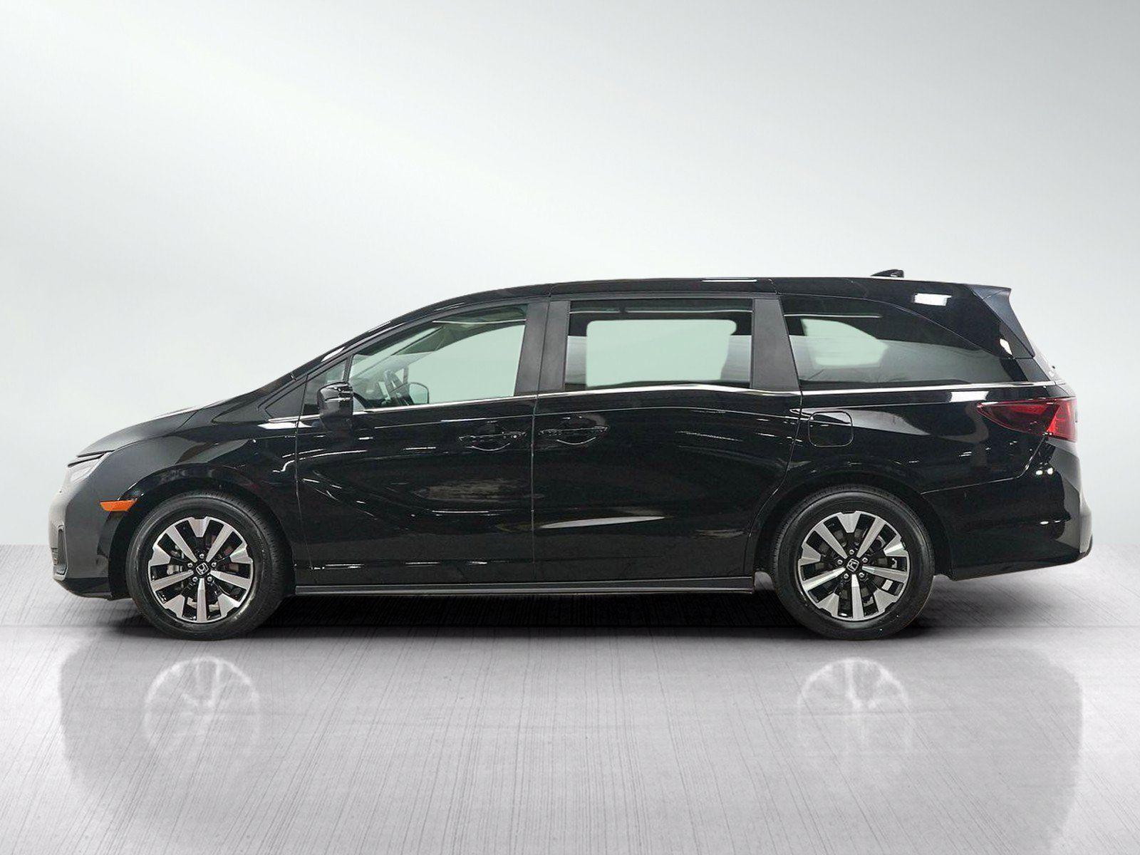 Used 2025 Honda Odyssey EX-L image 2
