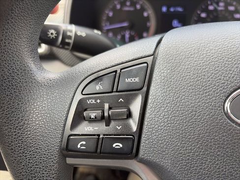 Used 2020 Hyundai Tucson SE image 12