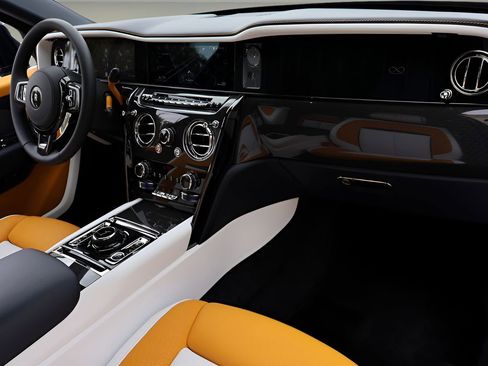 New 2026 Rolls-Royce Cullinan Black Badge image 29