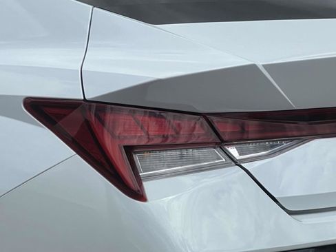 Used 2025 Hyundai Elantra SEL FWD image 9