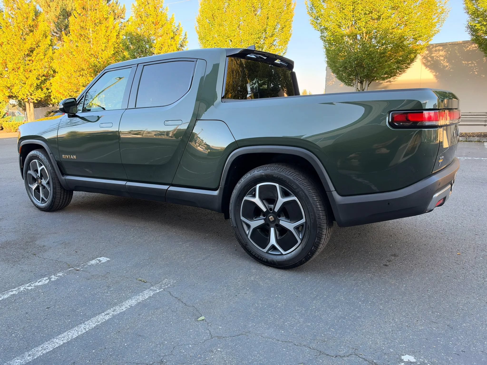 Used 2022 Rivian R1T Adventure AWD/4WD image 9