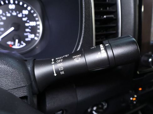 Used 2023 Nissan Frontier SV image 22