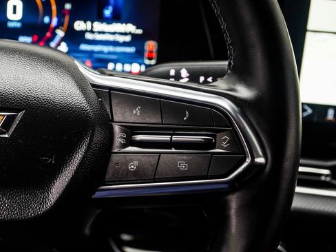 Used 2025 Chevrolet Equinox LT w/ Convenience Package II image 32