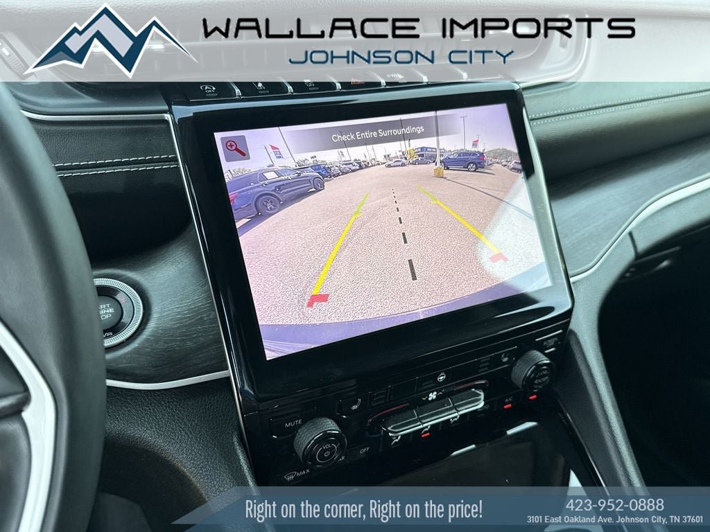 Used 2023 Jeep Grand Cherokee Limited AWD/4WD image 25