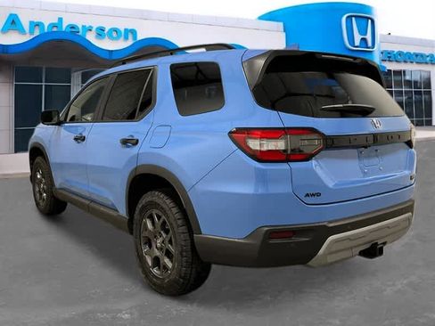 New 2025 Honda Pilot TrailSport image 3