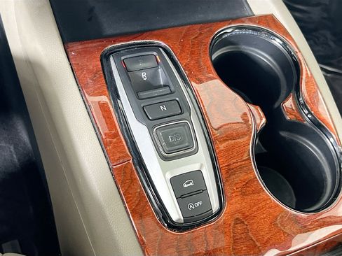 Used 2016 Honda Pilot Touring image 17