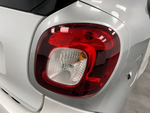 Used 2016 smart fortwo passion image 14