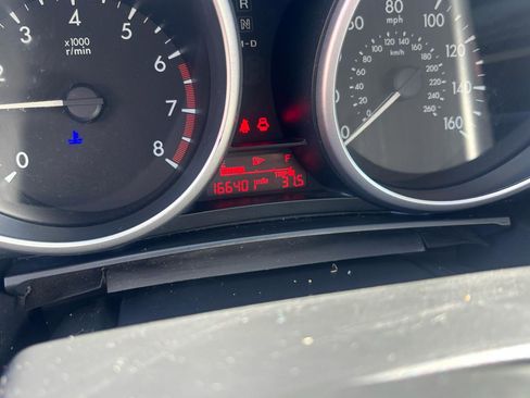 Used 2014 MAZDA MAZDA5 Sport image 6