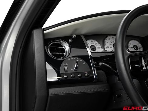 Used 2014 Rolls-Royce Ghost RWD image 29