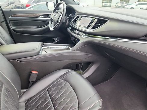 Used 2023 Buick Enclave Avenir w/ Avenir Technology Package image 17