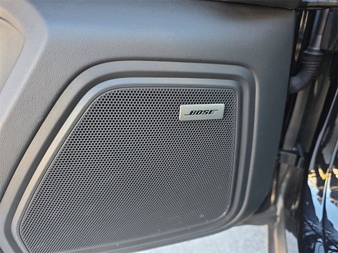 Certified 2024 Porsche Macan image 27