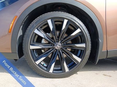 Used 2023 Toyota Crown Platinum image 5