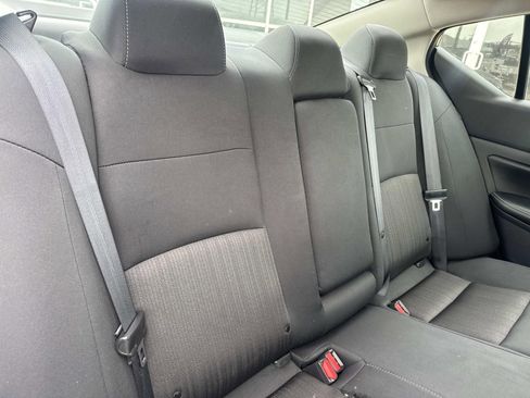 Used 2025 Nissan Altima 2.5 SV FWD image 12