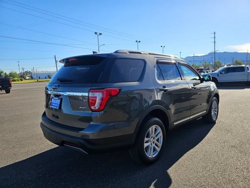 Used 2019 Ford Explorer XLT AWD/4WD image 6