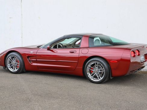 Used 2003 Chevrolet Corvette Coupe w/ Preferred Equipment Group RWD image 9