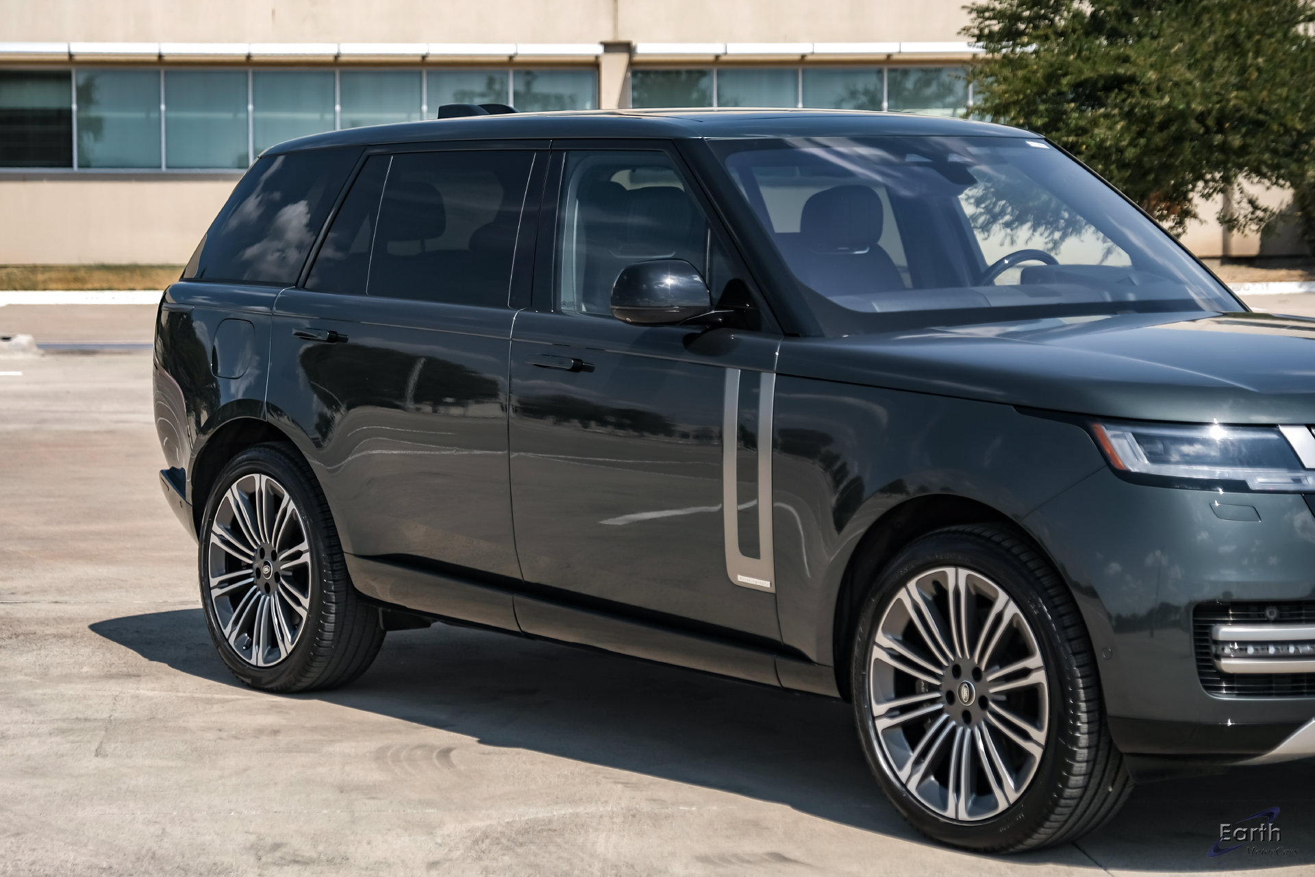 Used 2023 Land Rover Range Rover Long Wheelbase Autobiography AWD/4WD image 22