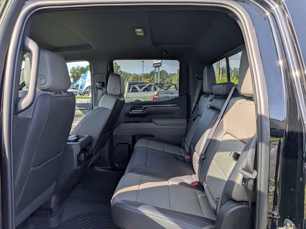 Used 2024 Chevrolet Silverado 1500 ZR2 w/ ZR2 Bison Edition AWD/4WD image 8
