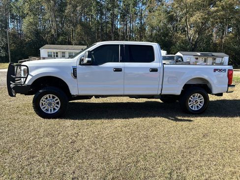 Used 2019 Ford F250 XLT w/ XLT Value Package image 4