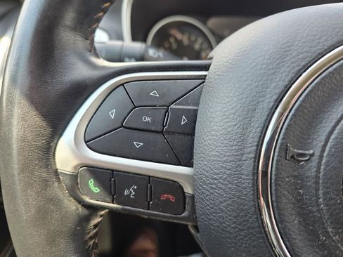Used 2018 Jeep Compass Latitude w/ Cold Weather Group AWD/4WD image 14