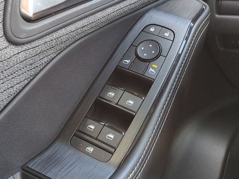 Used 2023 Nissan Rogue SV FWD image 22