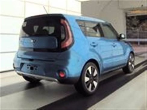 Used 2018 Kia Soul + FWD image 9