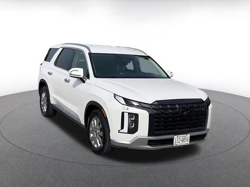 Used 2024 Hyundai Palisade SEL FWD image 3