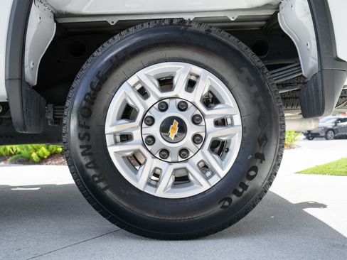 Used 2025 Chevrolet Silverado 2500 LT w/ Convenience Package image 30