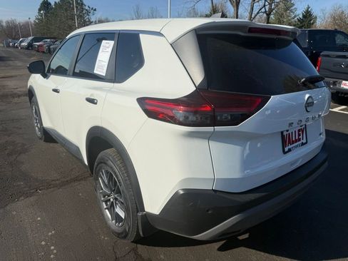 Used 2023 Nissan Rogue S AWD/4WD image 6