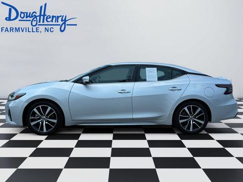 Used 2021 Nissan Maxima 3.5 SV w/ Floor Mat Group FWD image 2