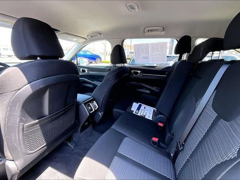 Used 2026 Kia Sorento LX FWD image 18