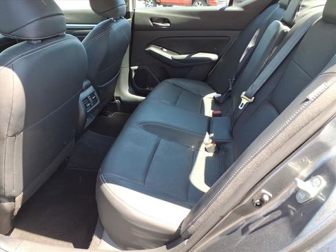 Used 2024 Nissan Altima 2.5 SL AWD/4WD image 9