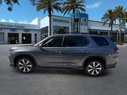 Used 2023 Honda Pilot Touring image 5