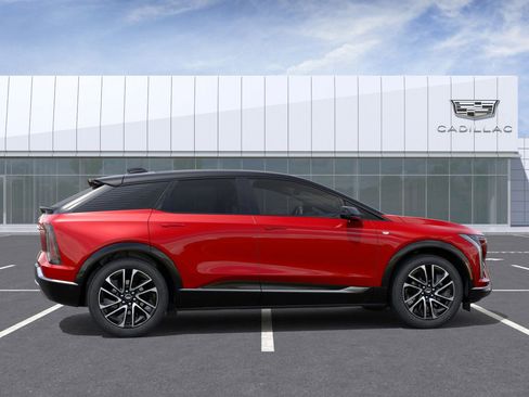 New 2026 Cadillac Optiq Sport 2 AWD/4WD image 5