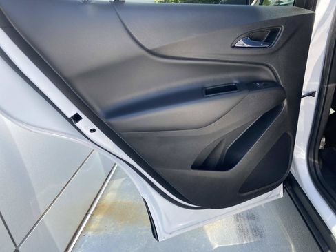 Used 2022 Chevrolet Equinox LT FWD image 12