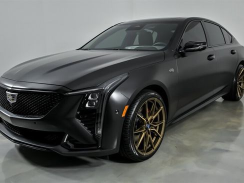 Used 2025 Cadillac CT5 V w/ Technology Package AWD/4WD image 4