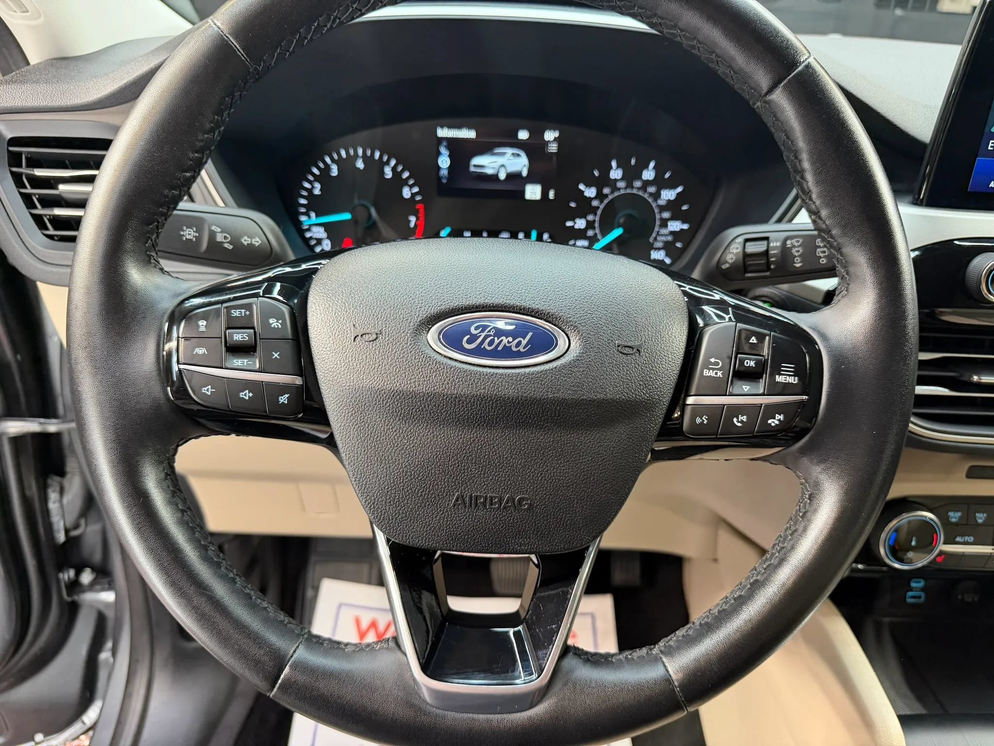 Used 2022 Ford Escape SEL FWD image 16