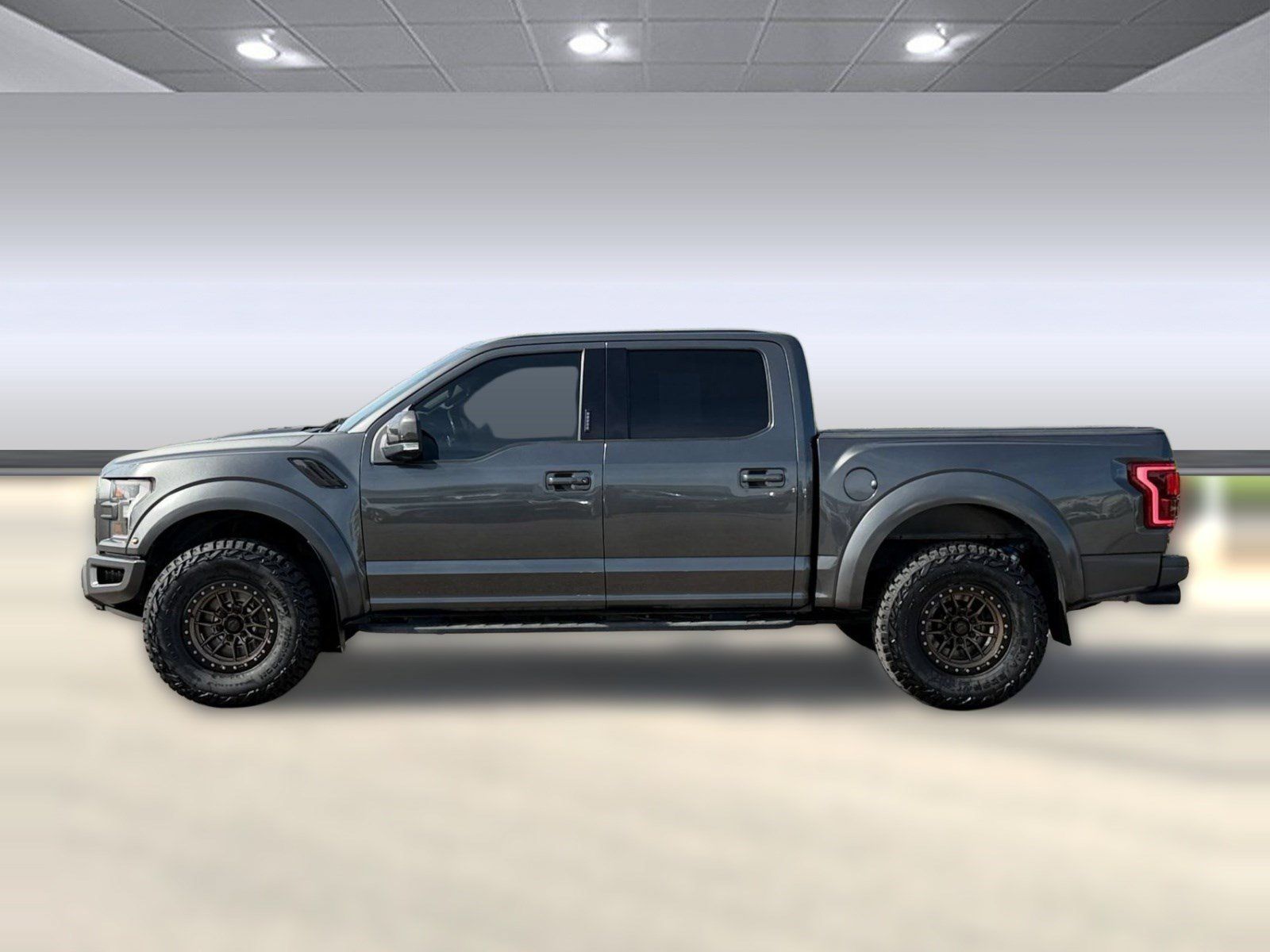 Used 2018 Ford F150 Raptor w/ Equipment Group 802A Luxury AWD/4WD image 2