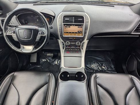 Used 2019 Lincoln Nautilus FWD image 6