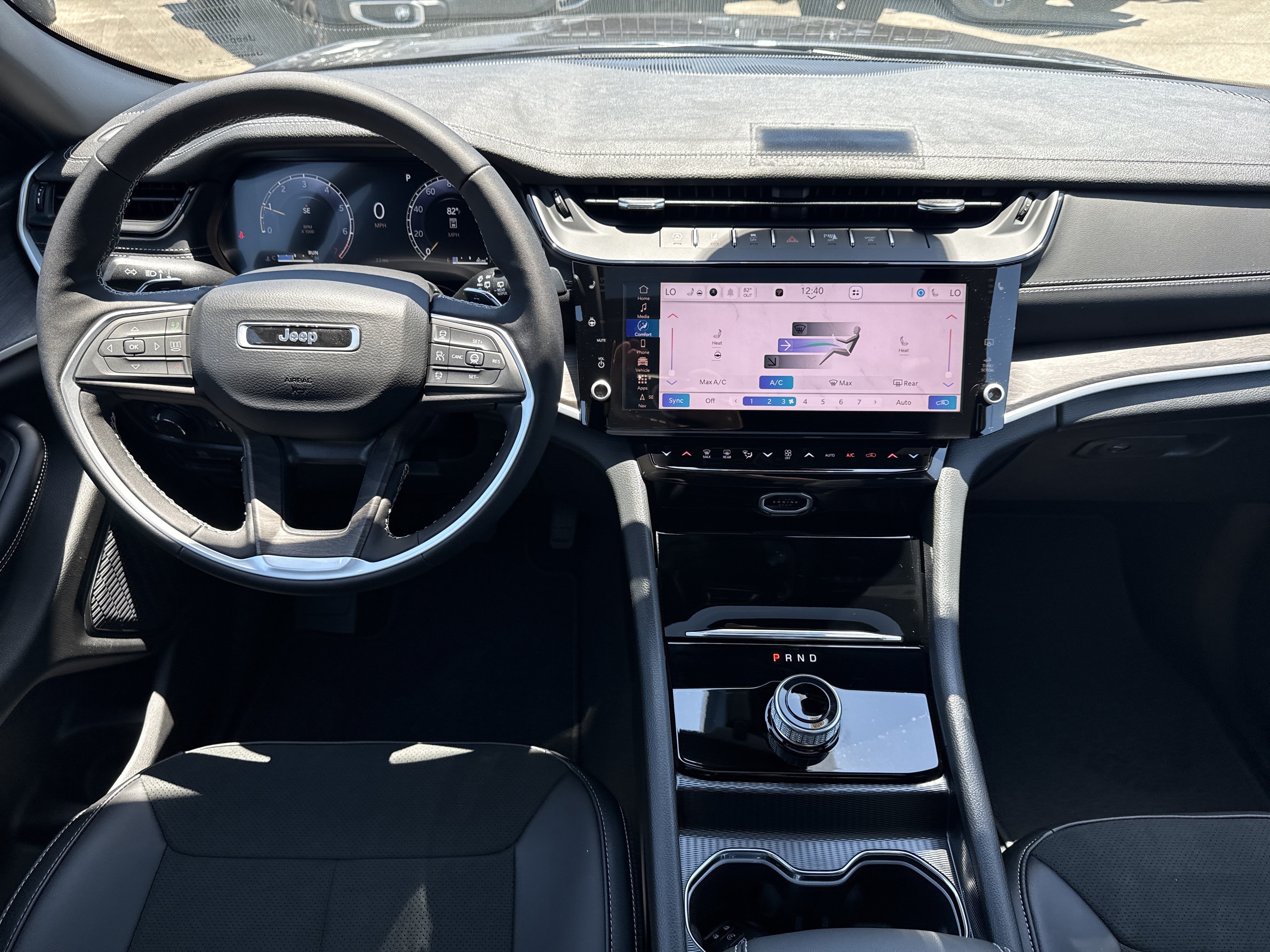 New 2026 Jeep Grand Cherokee Altitude RWD image 24