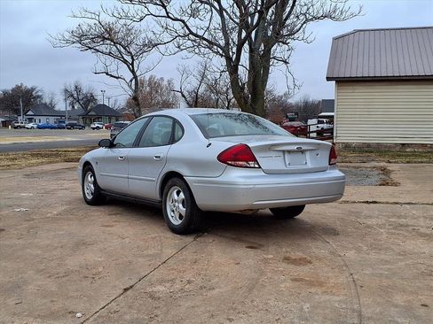 Used 2004 Ford Taurus SES image 3