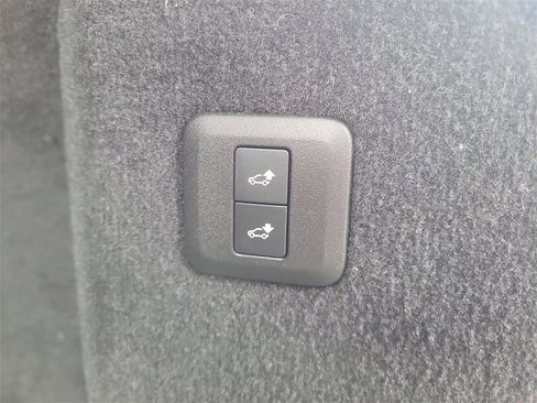 Used 2018 Land Rover Range Rover Sport HSE image 12